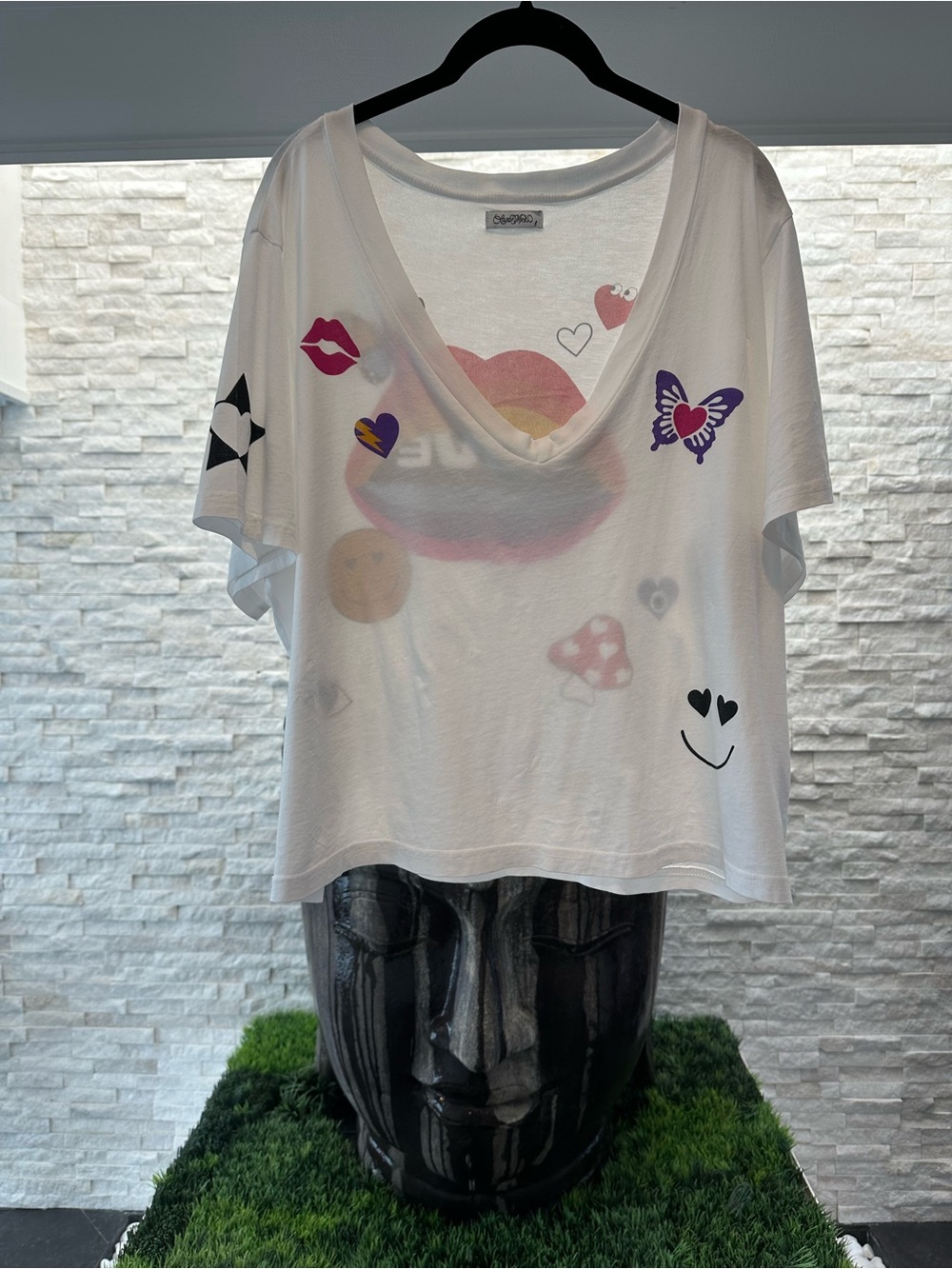 Lauren Moshi Love Collage V Neck White Tee shirt size L